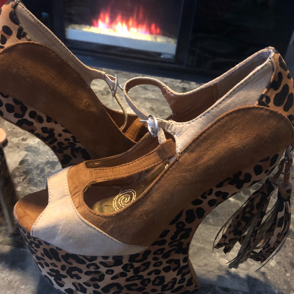 Mona Mia Cheetah Print Wedges